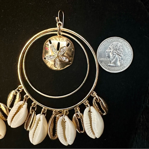 Shell Hoop Earrings - Picture 7 of 7